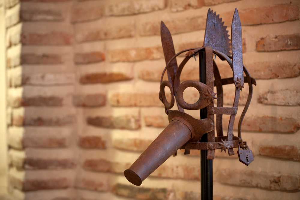 ¿Exposición de instrumentos de tortura en San Pablo Xochimehuacan?