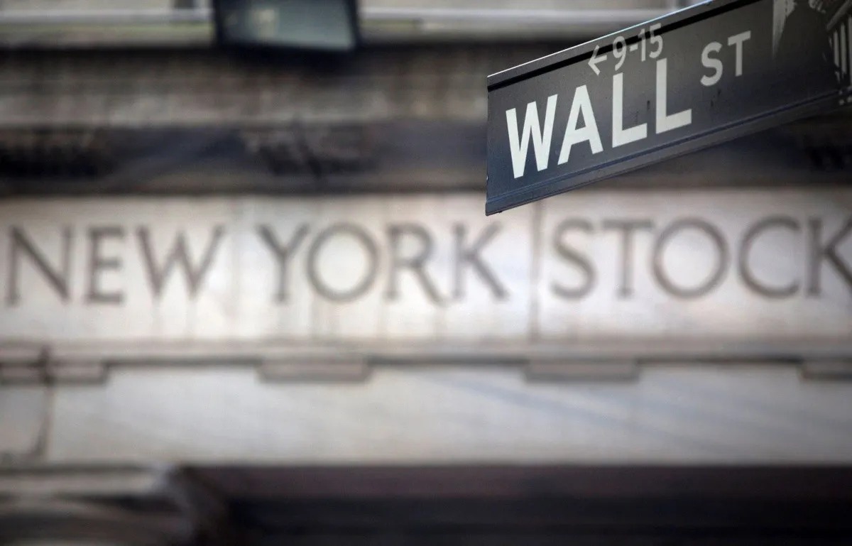 Wall Street sufre desplome por temores de recesión