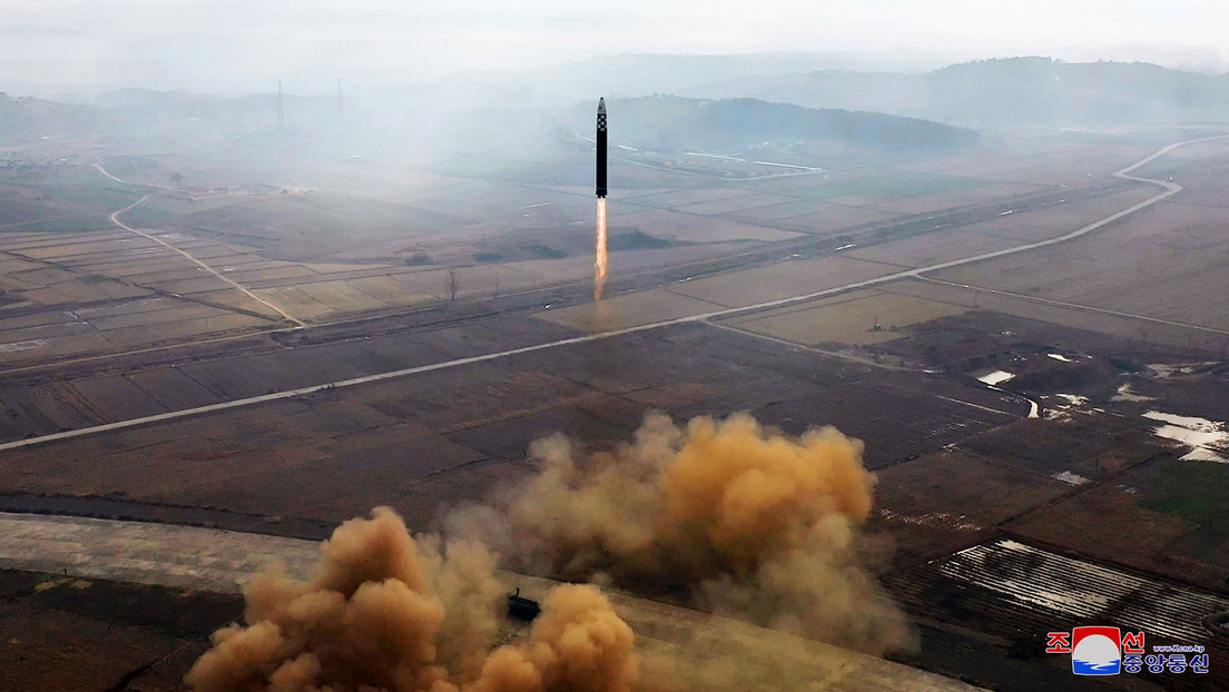 Japón reporta que Corea del Norte lanzó dos misiles balísticos