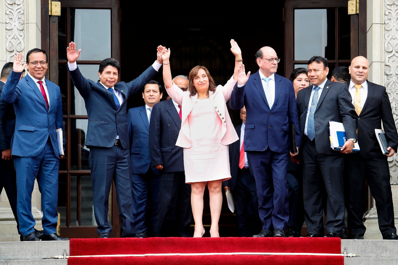 Pedro Castillo no pudo con la dictadura del parlamento peruano ¿Llegará la democracia?