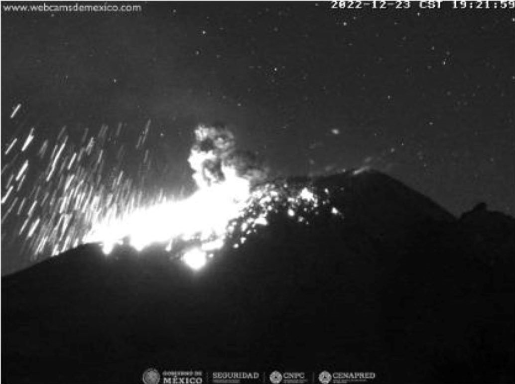 Popocatépetl registra nueva explosión con expulsión de material incandescente