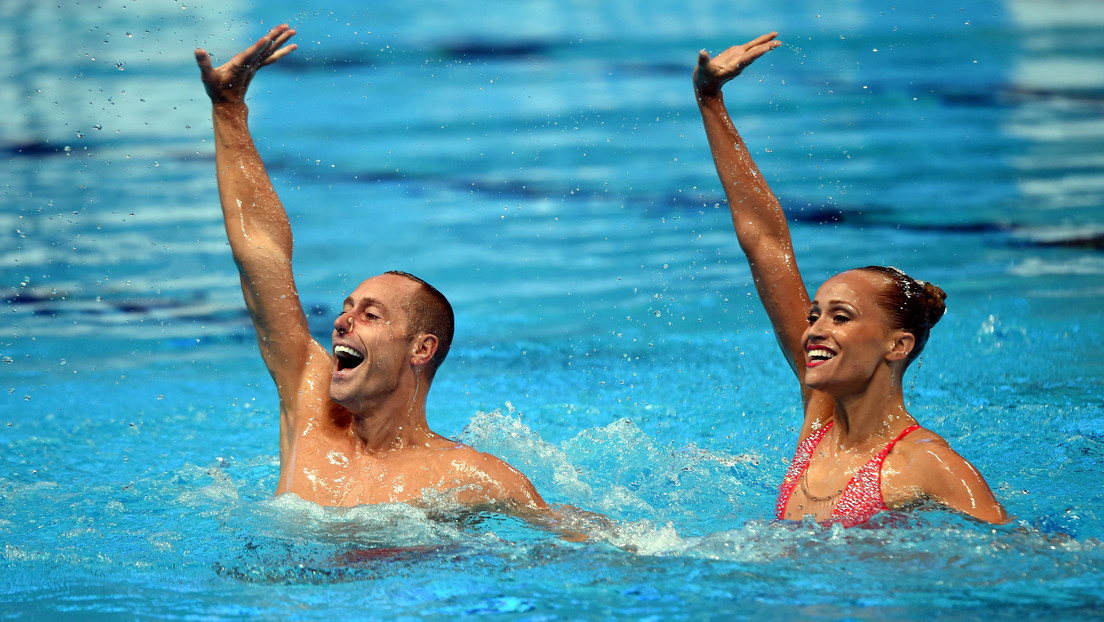 COI permite por primera vez que hombres compitan en natación artística en los Juegos Olímpicos