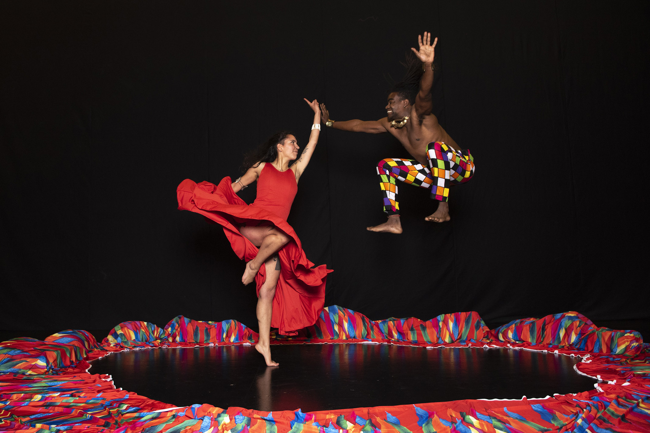 «Sumergir la negritud»: Nuevo montaje de danza afro contemporánea llega al GAM de Santiago