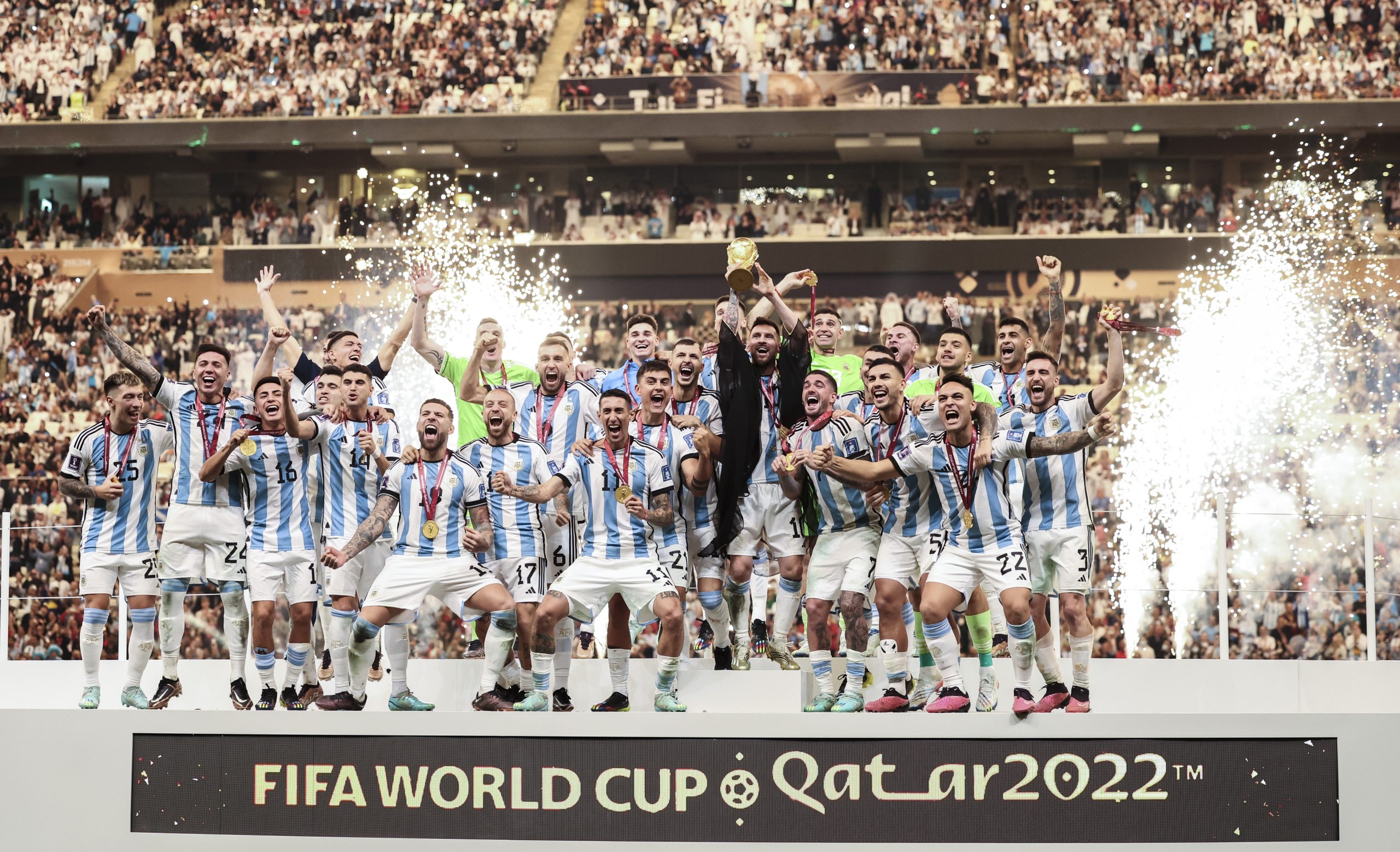 Mundial Qatar 2022: Argentina arrasa con los trofeos