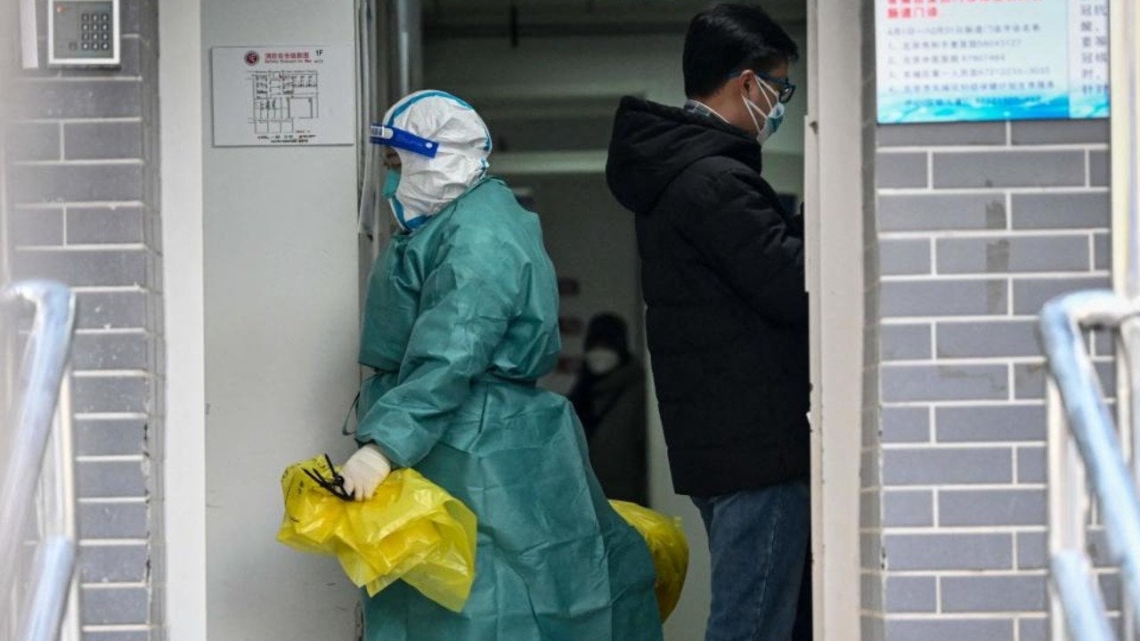 OMS insinúa que China podría estar ocultando cifras de infecciones y muertes por covid