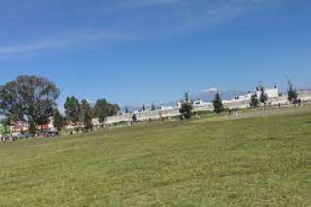 Claudia Rivera denuncia desinformación de Comuna en campos El Seminario