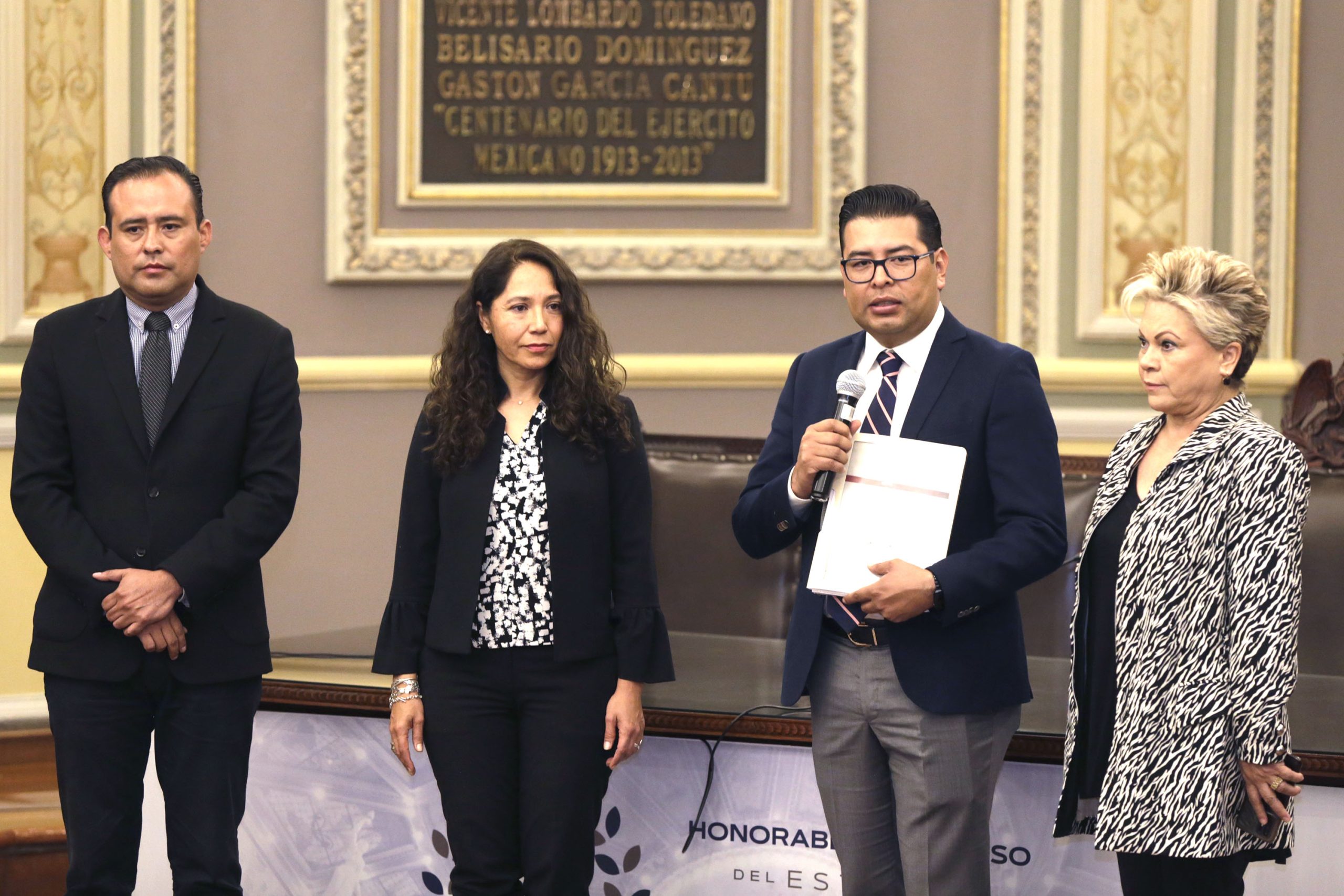 Recibe el Congreso de Puebla el Cuarto Informe de Gobierno