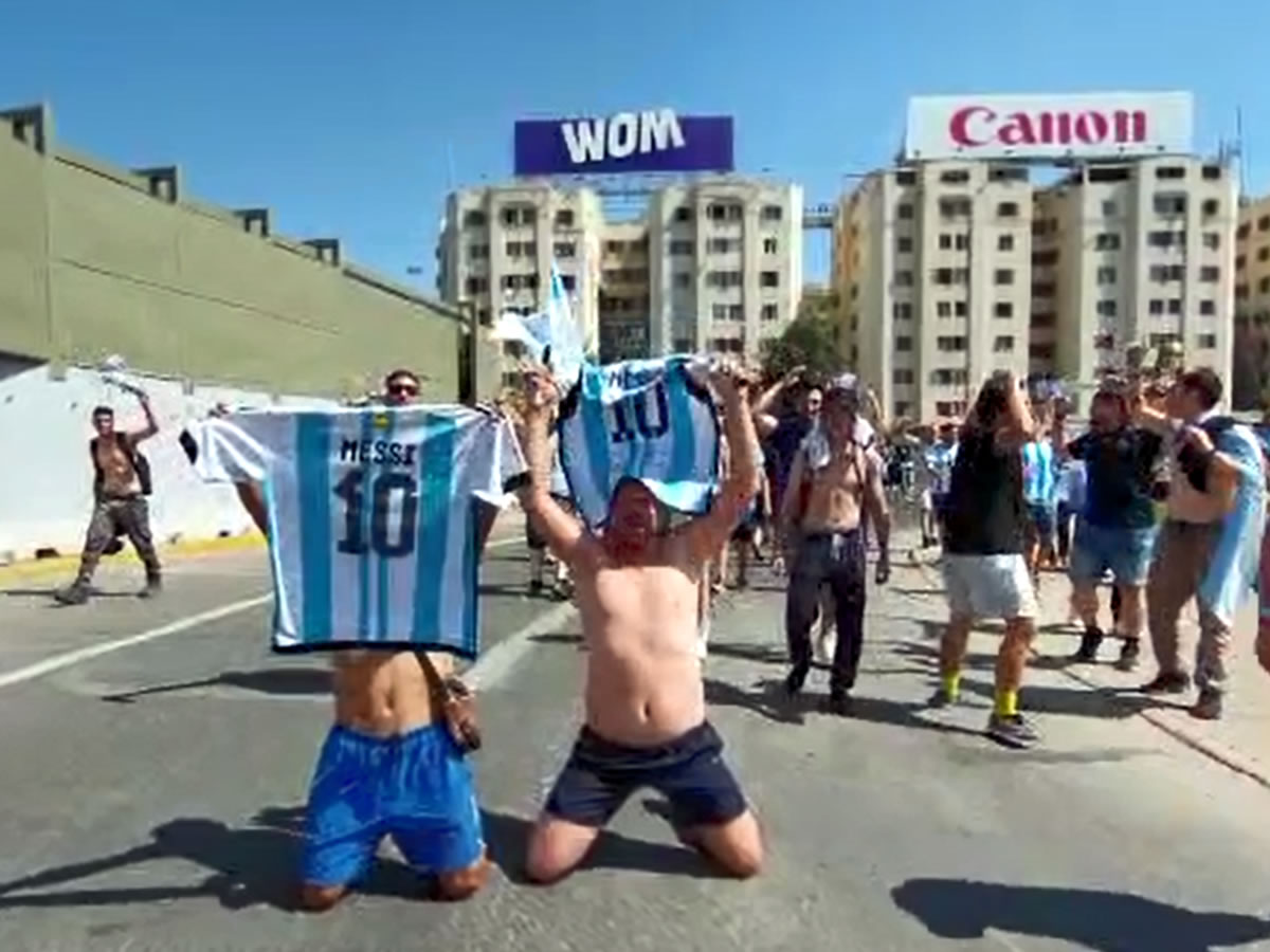 Argentinos residentes en Santiago celebraron con todo la Copa del Mundo 2022: «Gracias Messi»