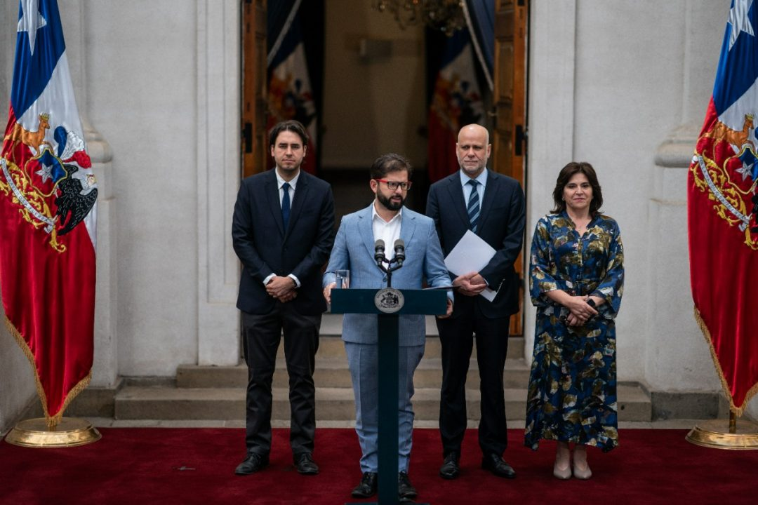 Boric valora firma del Acuerdo por Chile: «Hemos dado un paso necesario y espero que decisivo para avanzar en un nuevo pacto social por una mejor democracia»