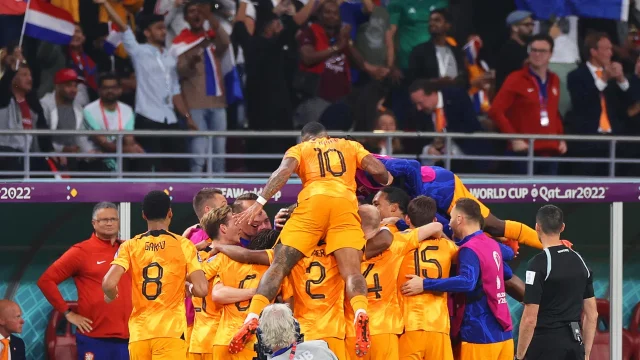 Países Bajos acaba con Estados Unidos 3-1 y es la primera selección en avanzar a cuartos de final en Qatar 2002 (Videos)