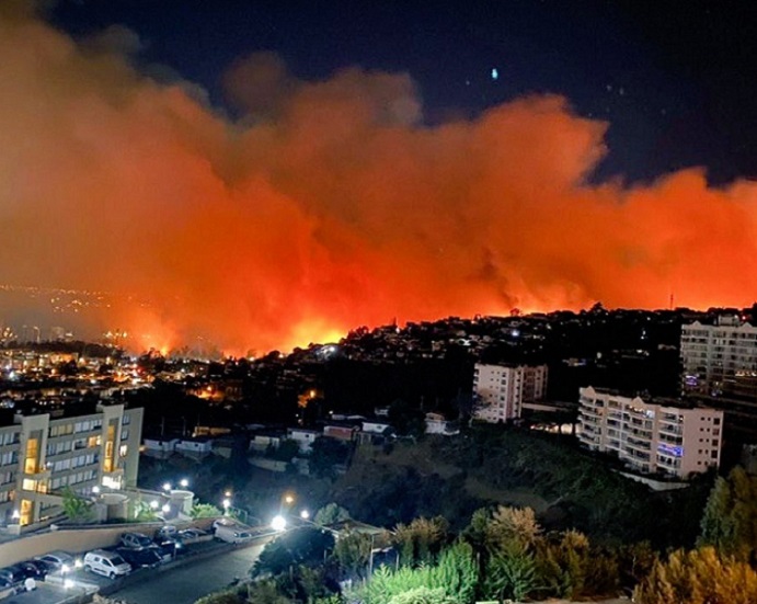 Tragedia por incendio en Viña del Mar: Reportan esta madrugada más de 500 viviendas afectadas y dos fallecidos