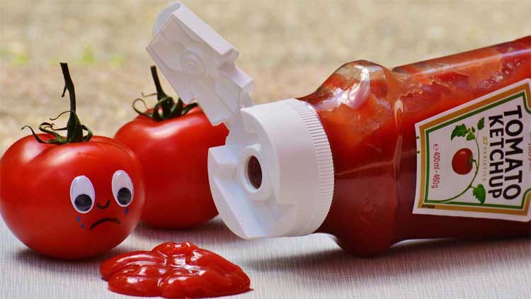 Estudio sobre ketchup en Chile alerta presencia de azúcar mayor a la declarada por marcas en etiquetas de productos