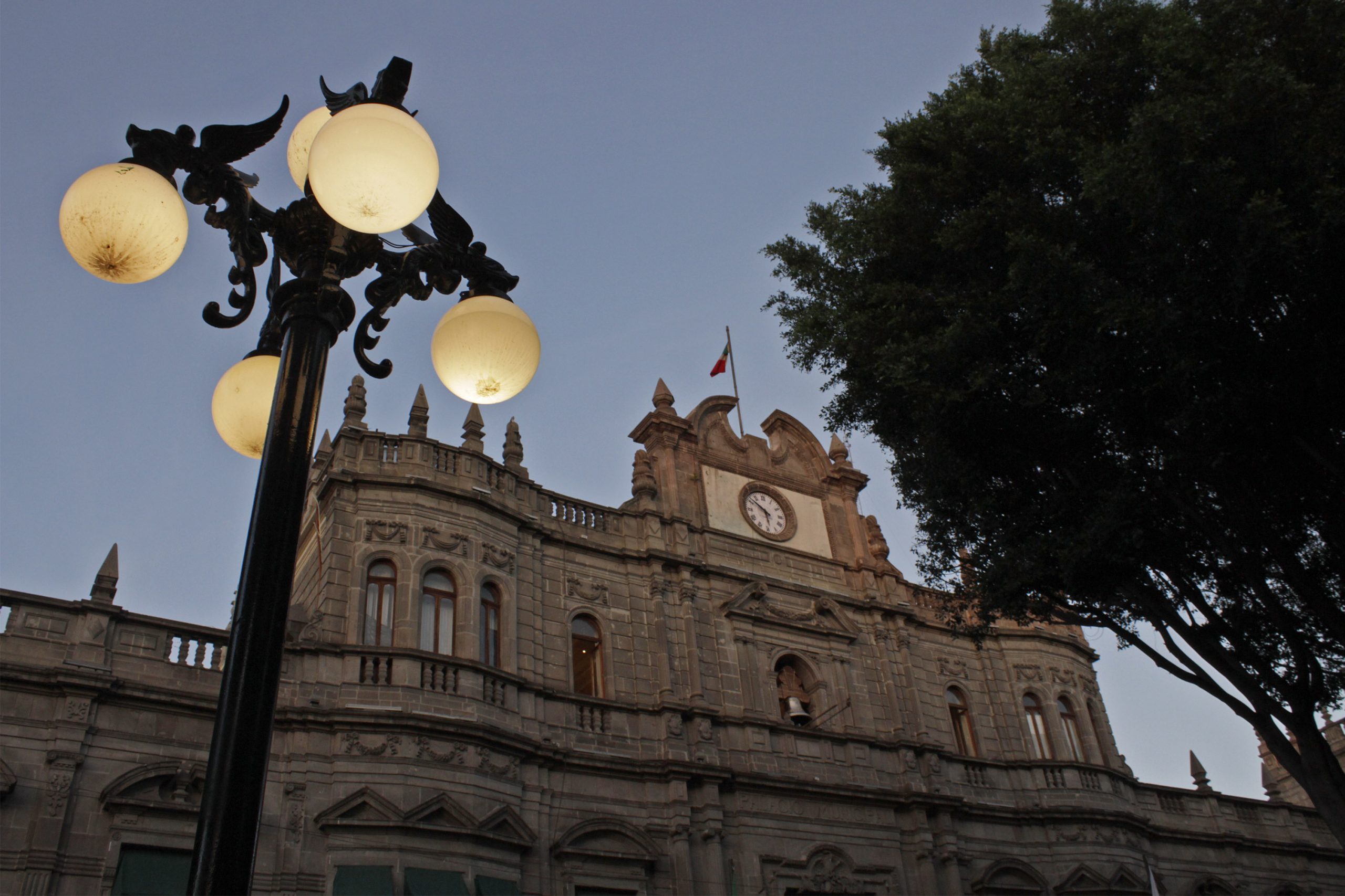 Aprueban en comisiones cobro del DAP para 154 municipios en Puebla