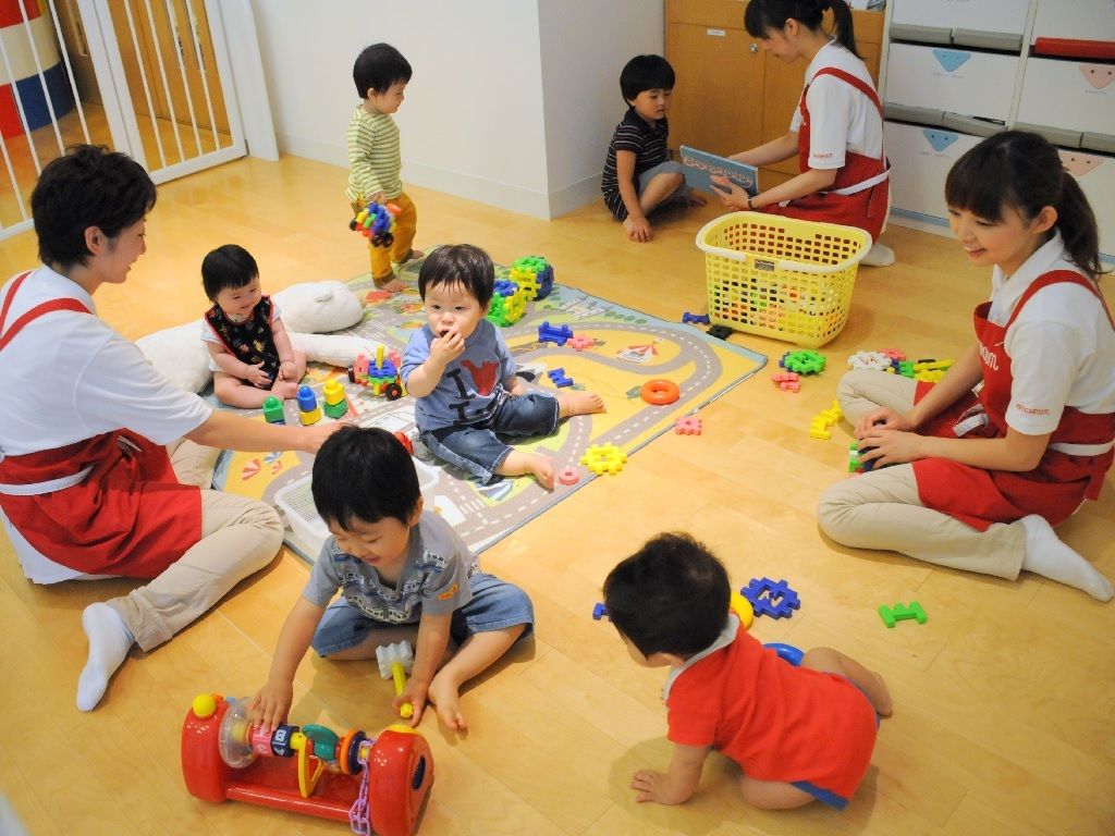 Detienen a maestras de una guardería en Japón por presuntos abusos contra niños