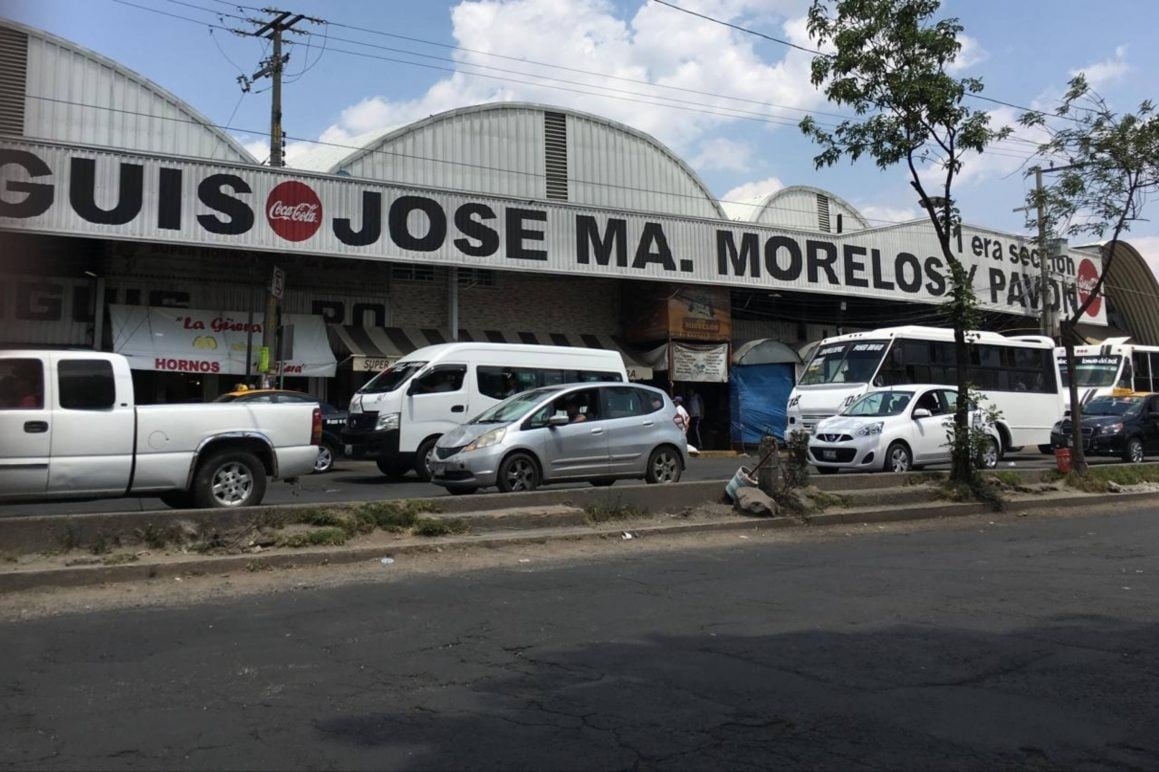 Sara Rosales encabeza nueva mesa directiva en mercado Morelos