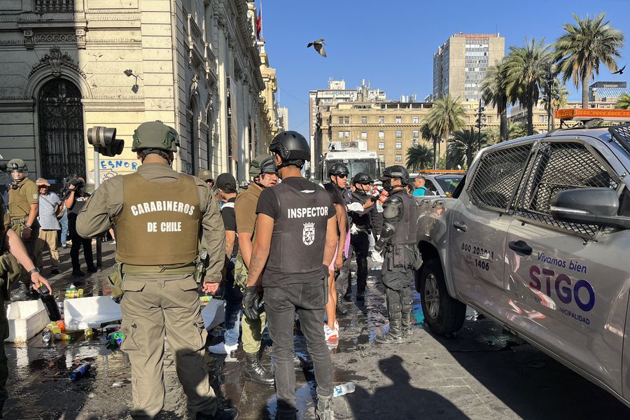 «Operación rastrillo»: Carabineros y municipio echan a andar plan para despejar zonas críticas de Santiago