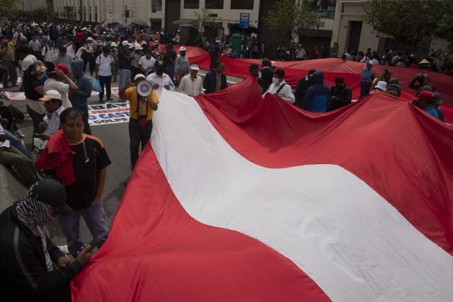 Latinoamérica reacciona ante caos en Perú; ¿sabes qué pasó?