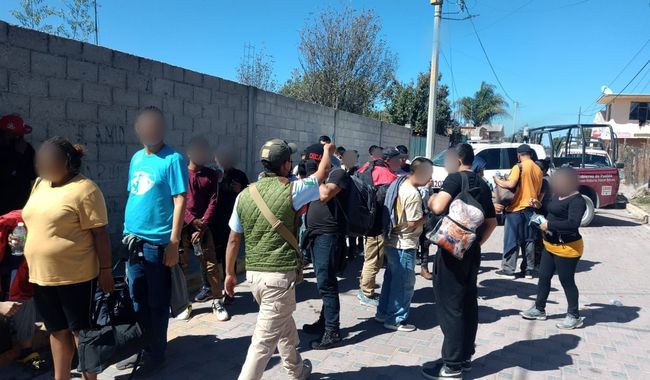Instituto Nacional de Migración detiene a 152 migrantes en Acajete