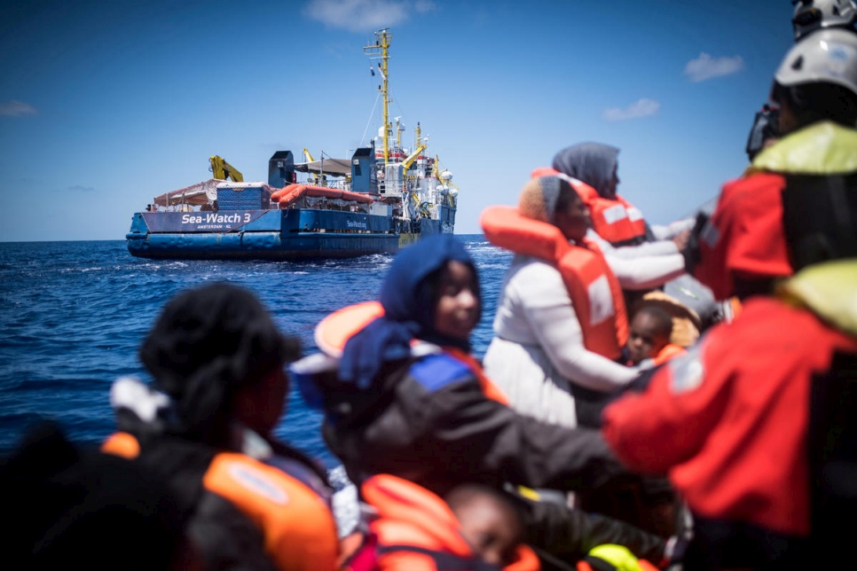 ONG’s de salvamento marítimo se rebelan contra duras medidas italianas antiinmigración