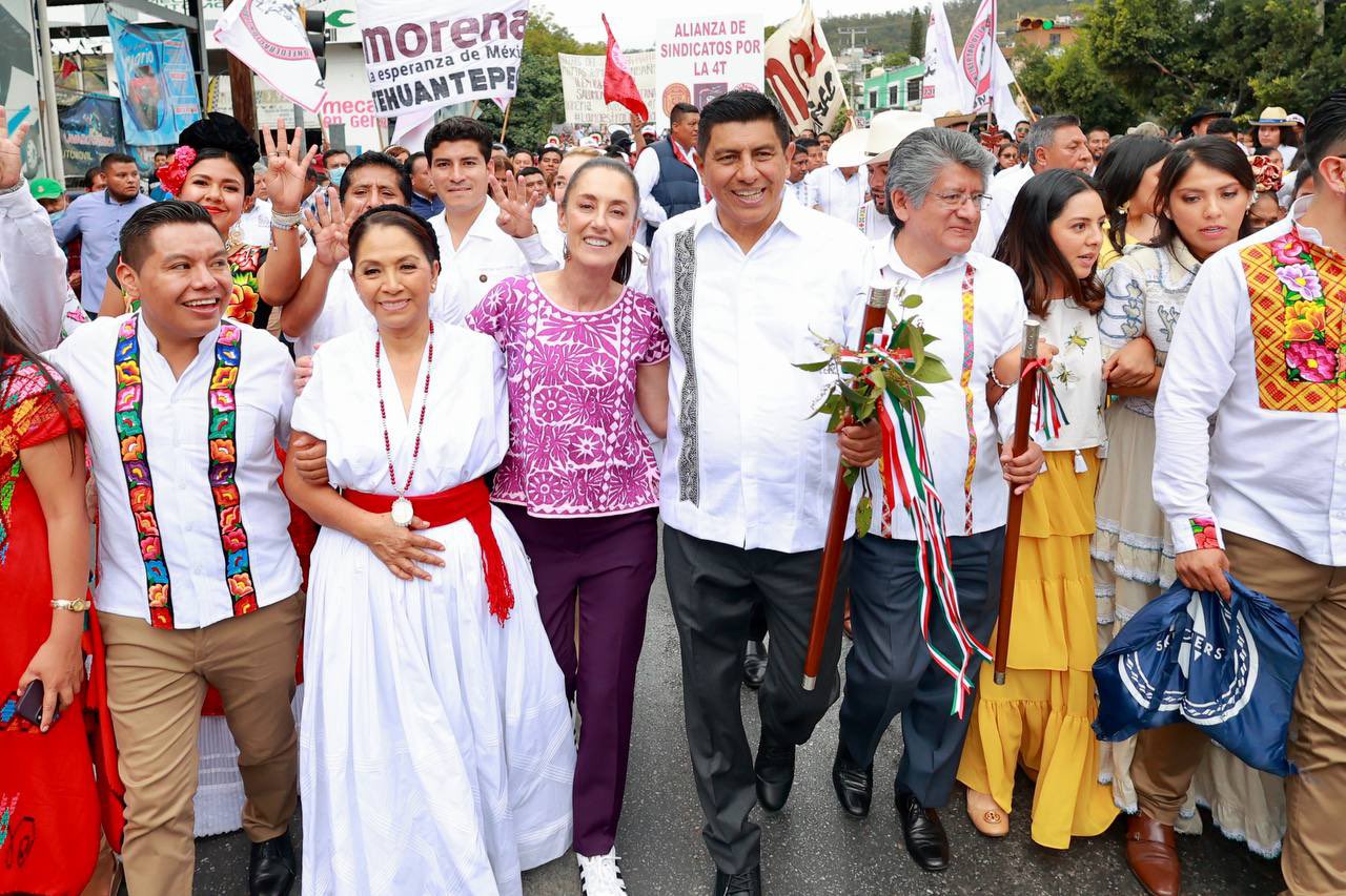 Brilla por su presencia en Oaxaca; a Sheinbaum le gritan ¡Presidenta!