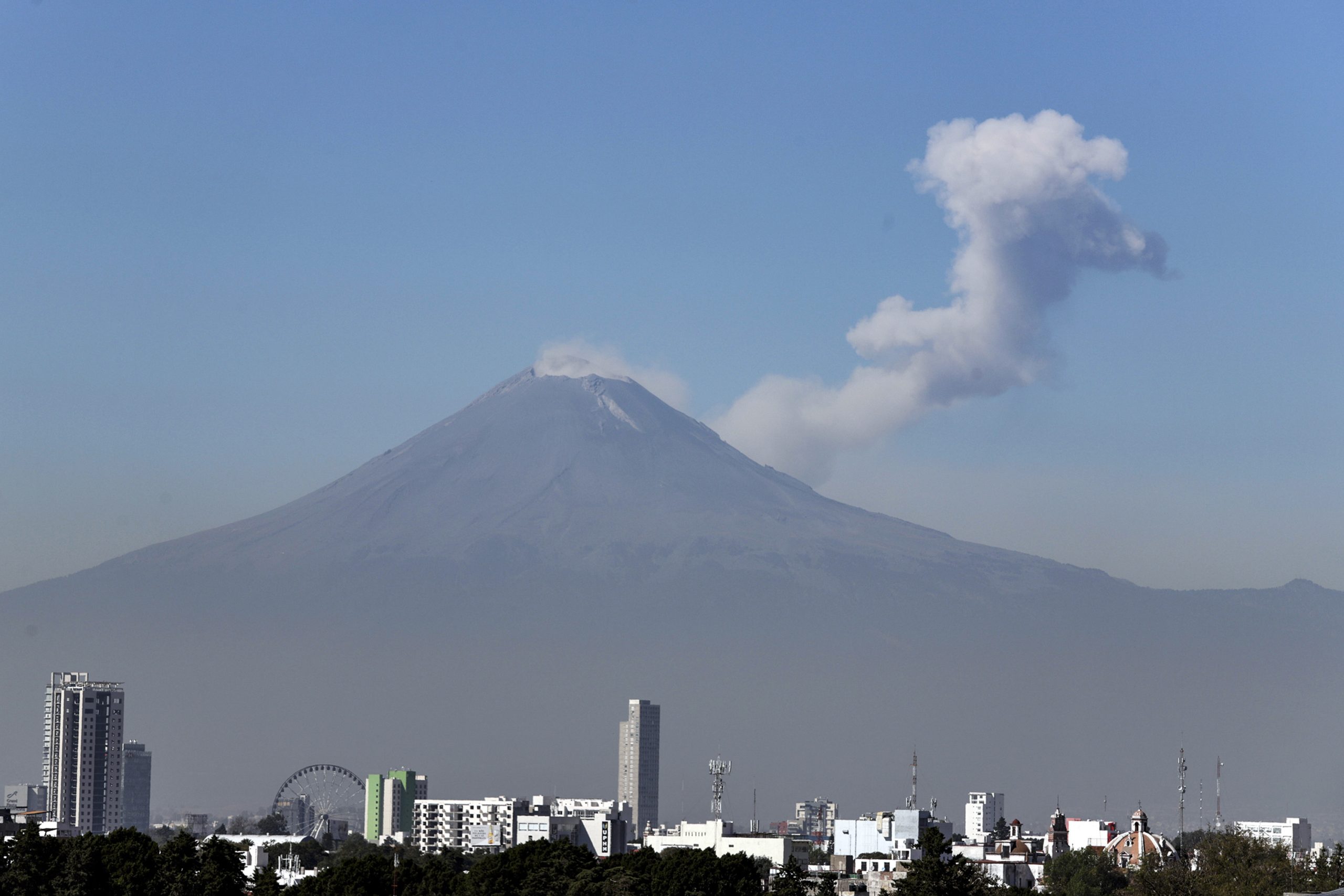 Vuelve a explotar el Popocatépetl en la madrugada