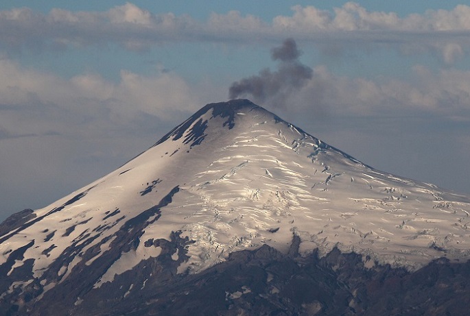 Volcán Villarrica presenta nueva actividad sísmica: Alerta amarilla se mantiene activa
