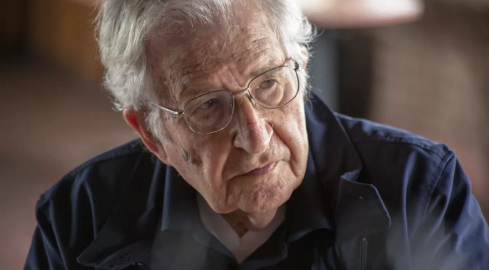 «Estamos en camino hacia el neofascismo»: Noam Chomsky