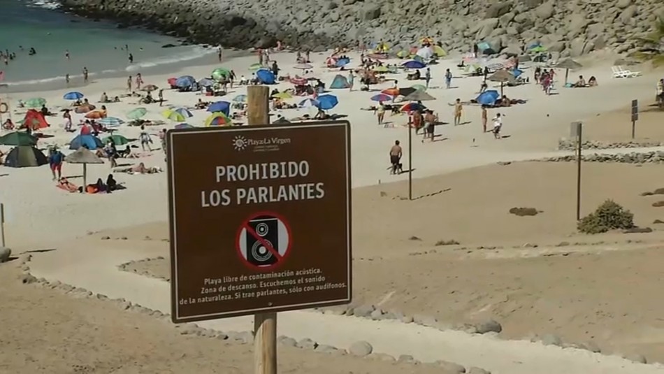 Desde hoy rige la prohibición de parlantes en las playas de Antofagasta: multas llegan a $120.000