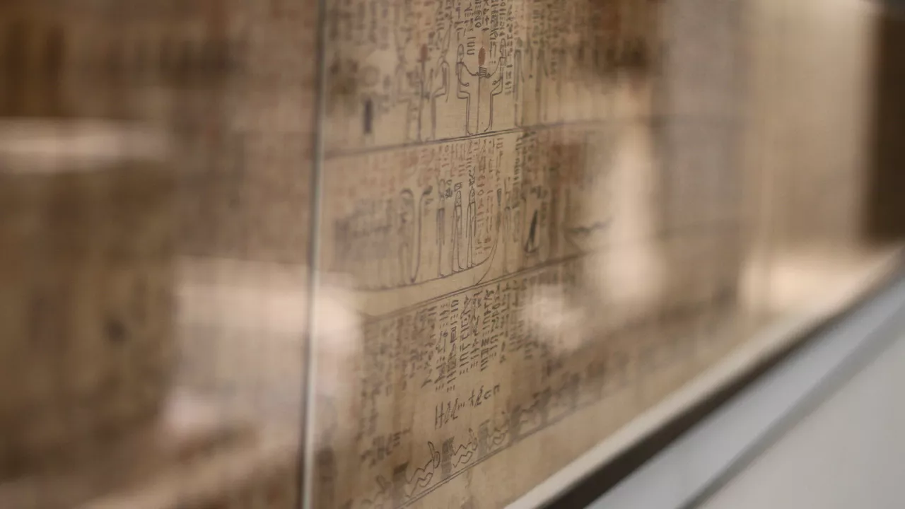Hallan papiro del «Libro de los Muertos» de una longitud récord por primera vez en un siglo