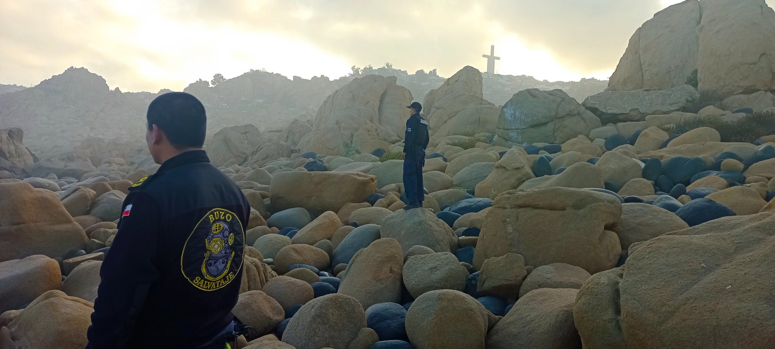 Buscan a adolescente de 14 años que cayó al mar mientras jugaba con sus amigos en Coquimbo