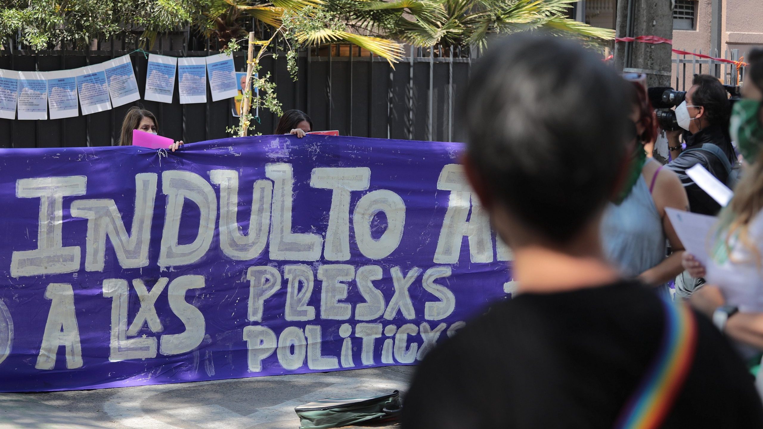 Madre de joven indultado por Boric responde a las críticas de la Derecha: «Muchos de ellos han estado acusados de estafas, dineros perdidos y corrupción»