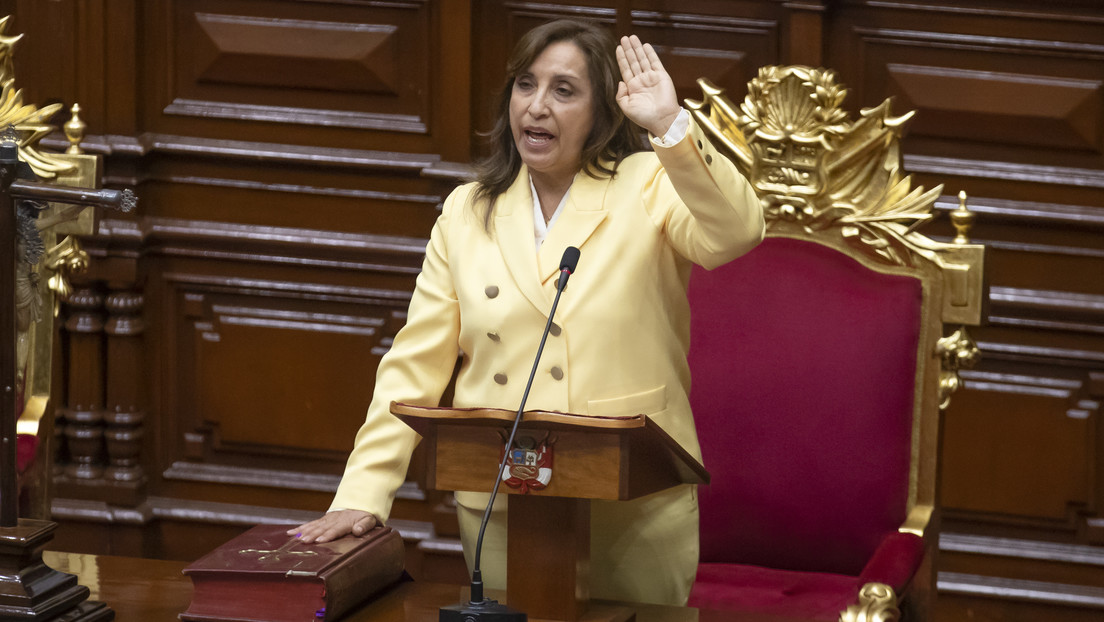 Presentan «moción de vacancia» contra Dina Boluarte