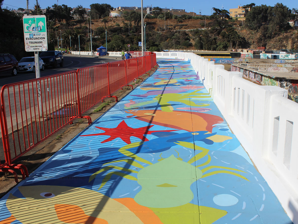 Valparaíso: Inauguran mural interactivo que permite conocer las especies marinas con una app