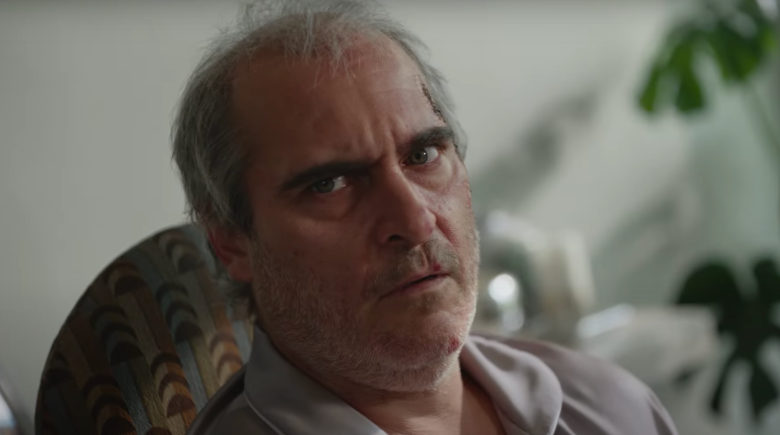 ¿Joaquín Phoenix va por su segundo Óscar? Mira el extraño tráiler de Beau is Afraid, lo nuevo de Ari Aster