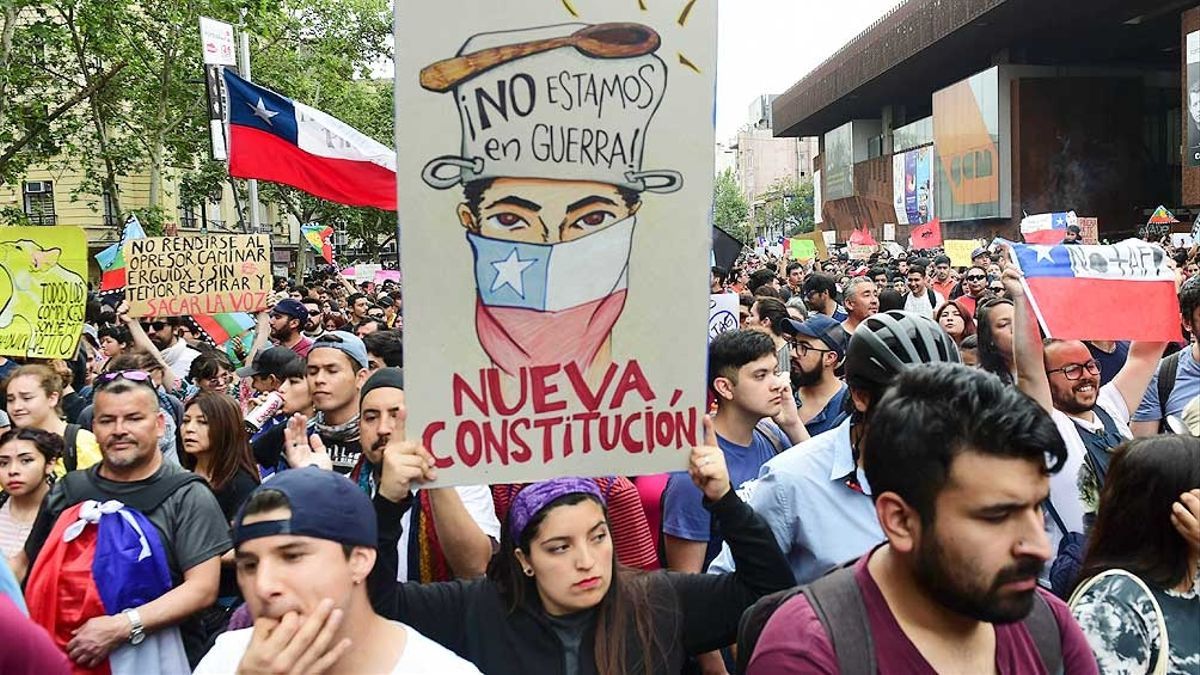 Chile y una deuda pendiente: la nueva Constitución ¿Podrá lograrse?
