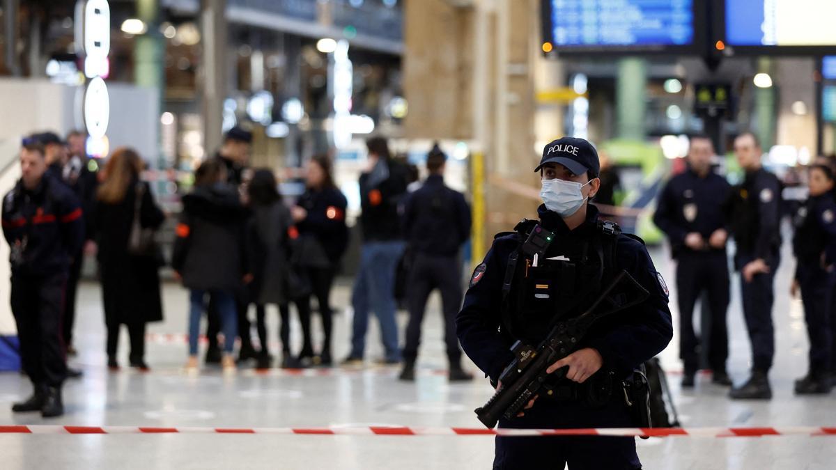 Ataque de un hombre con cuchillo deja seis heridos en Francia