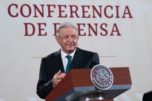 Lozoya podría llevar proceso en libertad si está dispuesto a reparar daño: AMLO