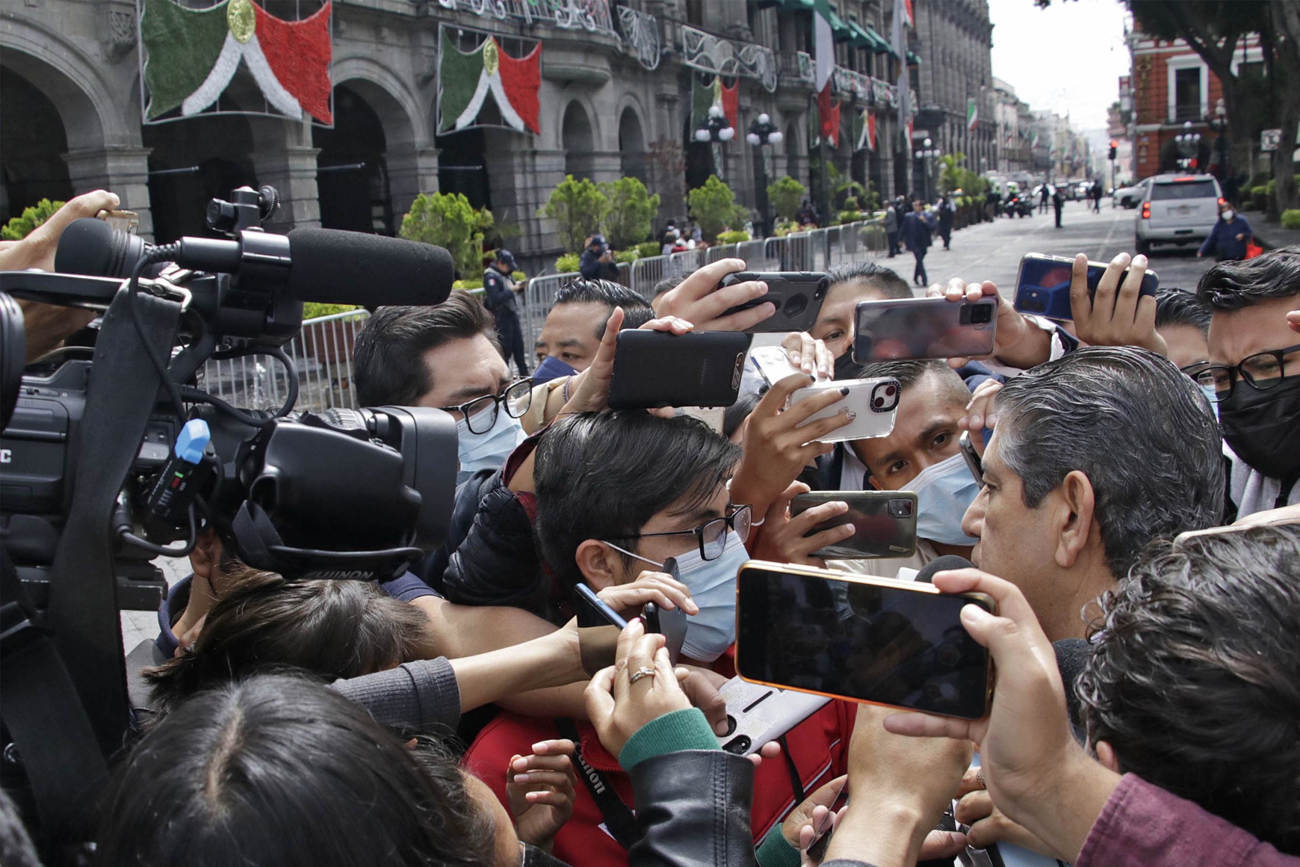Van por tercer intento de legislar protección a periodistas en Puebla