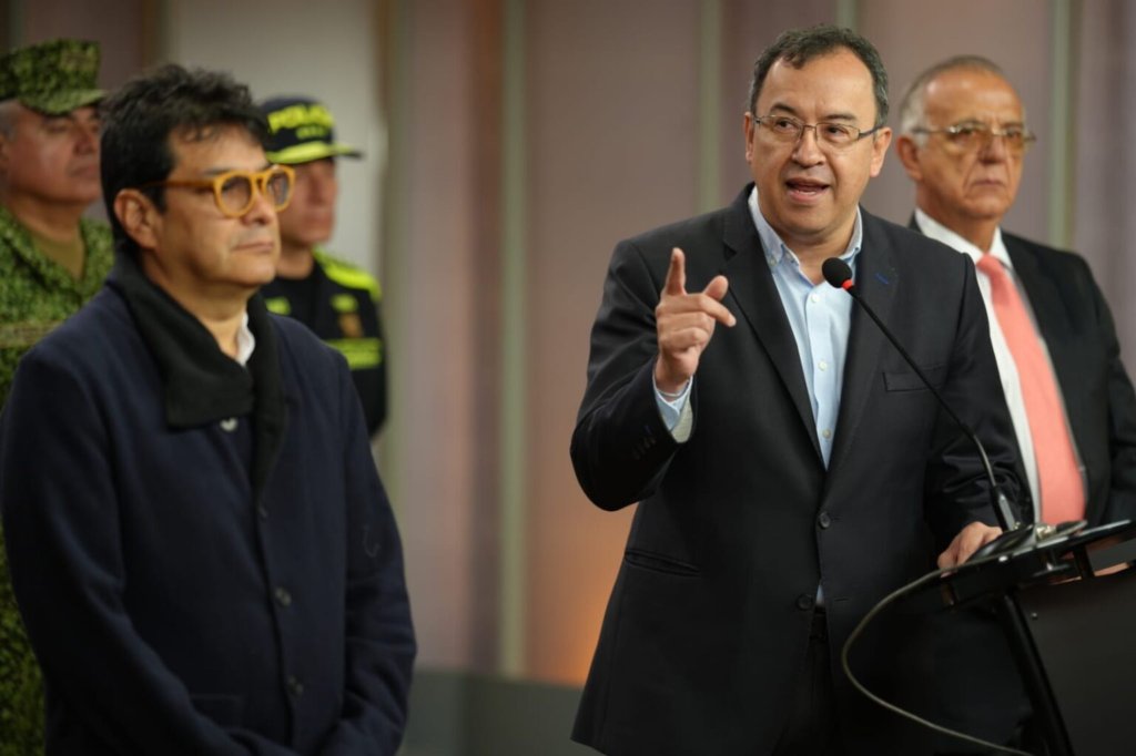 Colombia suspende cese al fuego con guerrilla del Ejército de Liberación Nacional