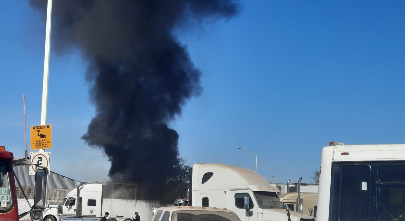 Explosión de tanque de diesel en Sinaloa deja tres personas heridas