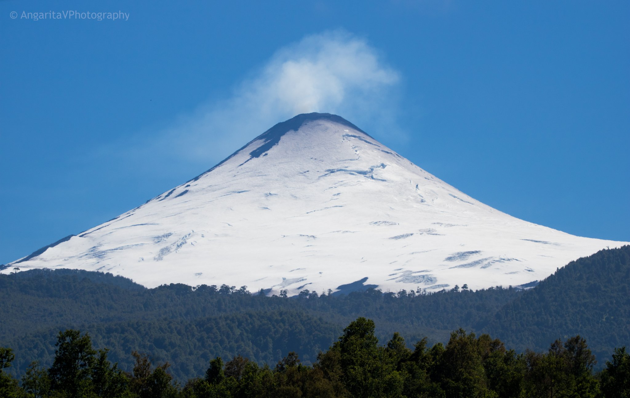 Amplían perímetro de seguridad por incremento de actividad en el volcán Villarrica