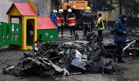 Tragedia en Ucrania: Murió el ministro del Interior y otras 17 personas tras estrellarse helicóptero cerca de una escuela (Fotos+ video)