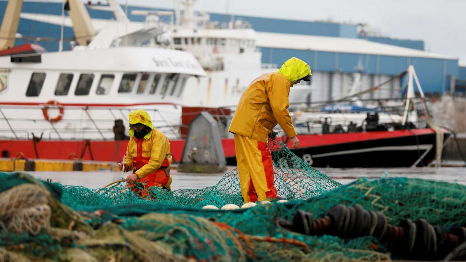 Reino Unido limitará la pesca industrial en 13 de sus áreas marinas protegidas