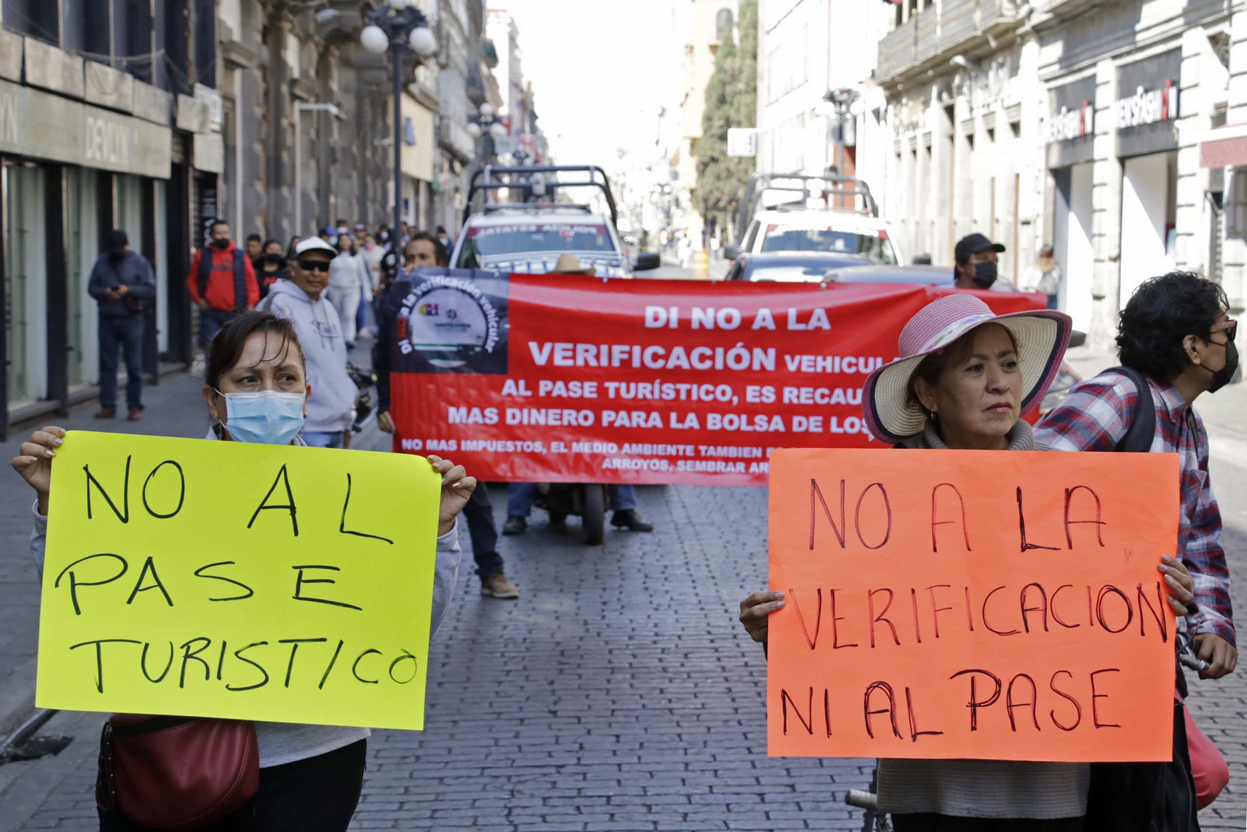 Gobierno de Puebla no «doblará las manos» ante manifestaciones contra verificación