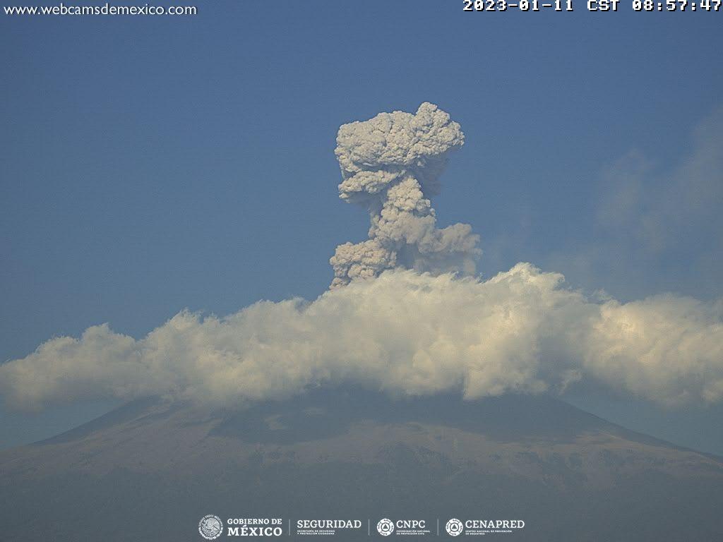 Continúa actividad en volcán Popocatépetl; reportan explosión
