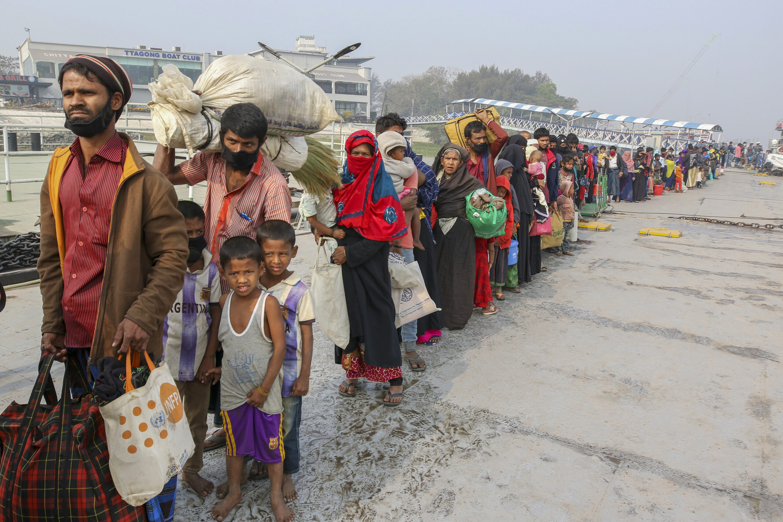 Envían a prisión a más de 110 rohingya incluidos niños por intentar escapar de campos de refugiados