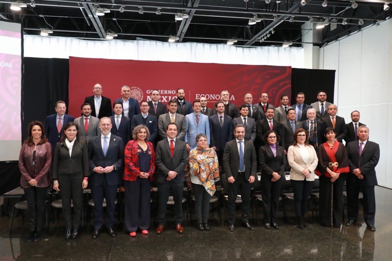 Titular de Economía local destaca en CDMX ventajas de invertir en Puebla
