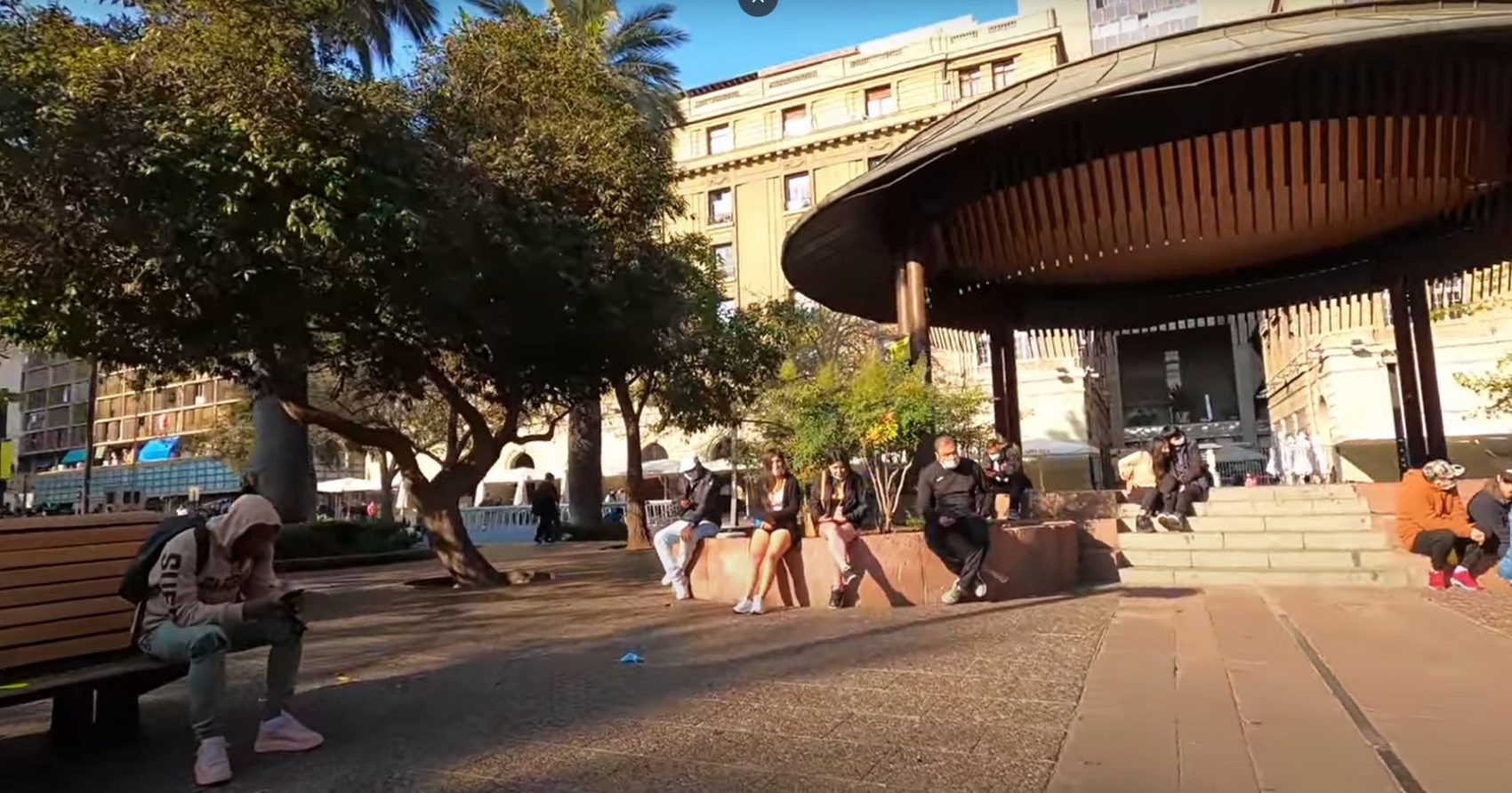 Trata de personas para prostitución en Plaza de Armas de Santiago: INDH se querelló contra los 10 involucrados