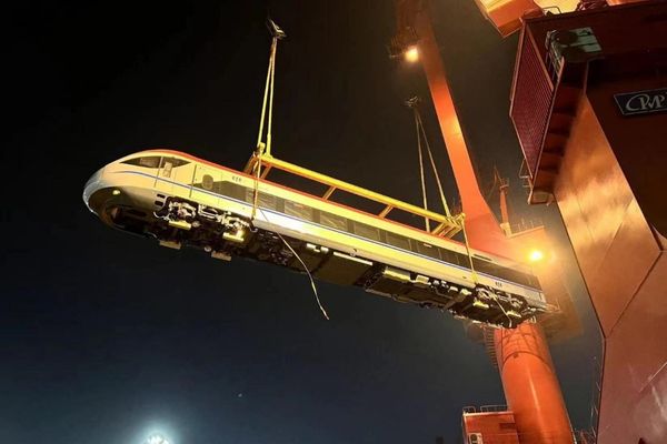 Trenes para Chile: Flota de trenes rápidos para trayecto Chillán-Santiago ya viene en camino desde China
