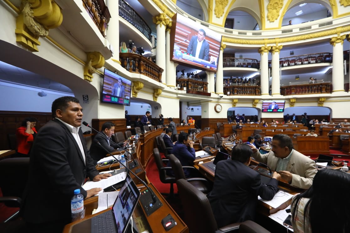 Congreso de Perú rechaza adelantar las elecciones mientras siguen las protestas en las calles del país
